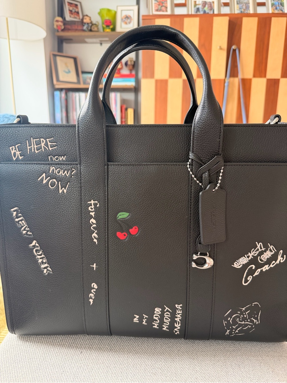 Coach Wesley Tote Black Pebbled Leather with Sketch Print - Picture 2 of 7